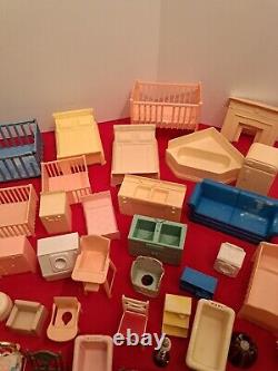 Lot Vintage Plastic And Metal Dollhouse Doll House Furniture Miniature Soooo Cu