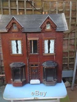 Lovely 1930's / 1940's Hand Made Antique Tudor Style Dolls House