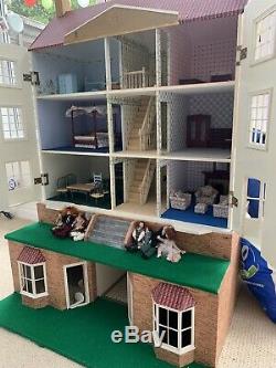 Maple Street Collectors Country House Dolls House The maples