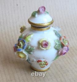 Meissen True Miniature Dolls House Lidded Urn Applied Flowers C1885 (12660) Meissen True Miniature Dolls House Lidded Urn Applied Flowers C1885 (12660)