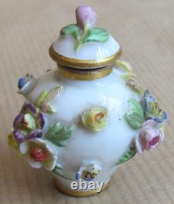 Meissen True Miniature Dolls House Lidded Urn Applied Flowers C1885 (12660)