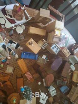 Miniature Doll House LOT Over 100 Items, Furniture, Dolls, Bathroom, Kitchen, Misc