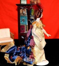Miniature Porcelain Doll Lady Dollhouse 112 Woman withstand