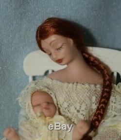 Mother and Child Porcelain Dolls-Dollhouse Miniature