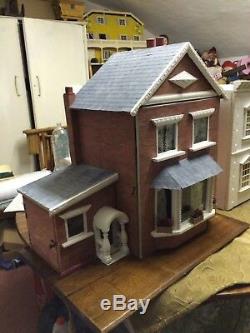 Old Refurbished 1930s Dolls House. Excellent Condition