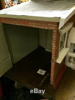 Old Refurbished 1930s Dolls House. Excellent Condition