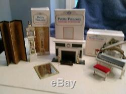 Petite Princess Dollhouse Furniture by Ideal Vintage 26+ pcs in orig bx + family