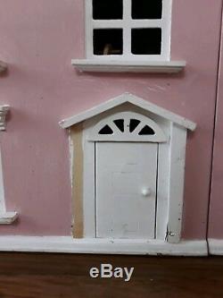 Pink/White Wooden Georgian 4 storey, dolls house-fully furnished inc 5 figurines