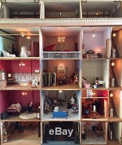 QUALITY DOLLS HOUSE GEORGIAN FULLY DECORATED AND LIT 20 Rooms Plus Stairs