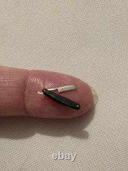RARE! 112 dolls house Miniature ARTISAN DANNY SHOTTON. CUT THROAT RAZOR