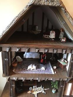 Robert Stubbs Tudor Dolls House Mansion