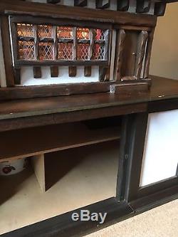 Robert Stubbs Tudor Dolls House Mansion