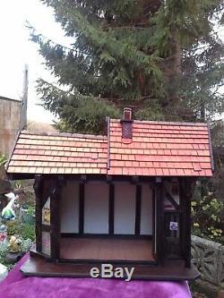 Roy Williams Tudor Dolls House Shop