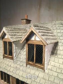 Tudor Manor House, Miniature, Dolls House