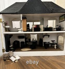 Vintage 16th Scale Dolls House Cottage(Triang) with Sylvanian Families Furnitur
