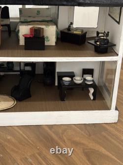 Vintage 16th Scale Dolls House Cottage(Triang) with Sylvanian Families Furnitur