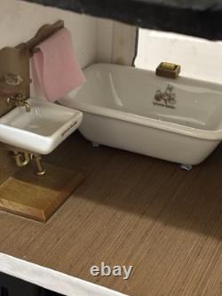 Vintage 16th Scale Dolls House Cottage(Triang) with Sylvanian Families Furnitur