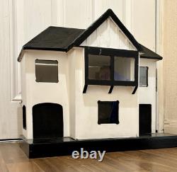 Vintage 16th Scale Dolls House Cottage(Triang) with Sylvanian Families Furnitur