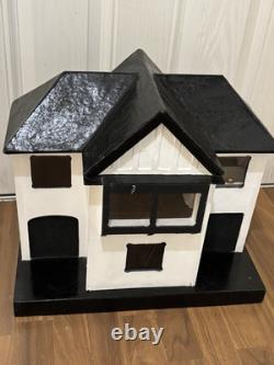 Vintage 16th Scale Dolls House Cottage(Triang) with Sylvanian Families Furnitur