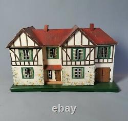 Vintage 1930's Triang Mock Tudor dolls house, large size dollhouse