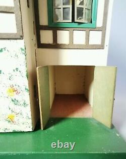 Vintage 1930's Triang Mock Tudor dolls house, large size dollhouse