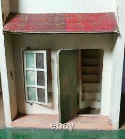 Vintage 1930's Triang Mock Tudor dolls house, large size dollhouse