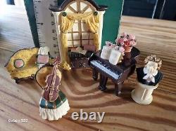 Vintage Avon dolls house, Miniature furniture job lot