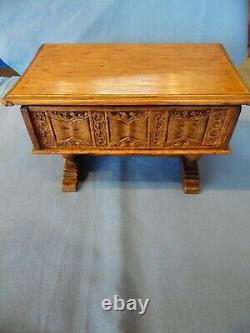 Vintage Horace Uphill Miniature Oak Chest/Coffer Doll House Furniture