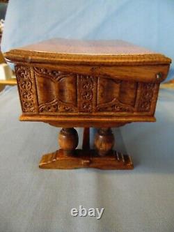 Vintage Horace Uphill Miniature Oak Chest/Coffer Doll House Furniture