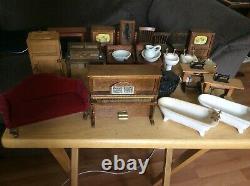 Vintage Miniature Doll House Furniture 25 Pieces Excellent Original Condition