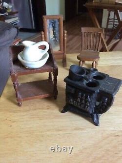 Vintage Miniature Doll House Furniture 25 Pieces Excellent Original Condition