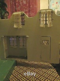 Vintage TRIANG PRINCESS DOLLS HOUSE