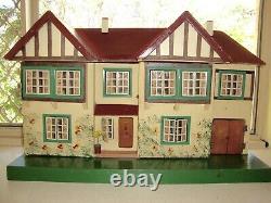 Vintage Triang Dollhouse built in England in 1950. Collectable