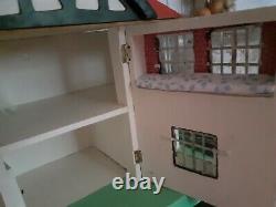 Vintage Triang /Lines Dolls House c. 1937/38