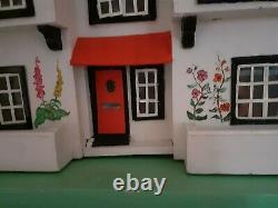 Vintage Triang /Lines Dolls House c. 1937/38