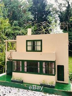 Vintage Ultra Modern 1930s Tri-ang Dolls House