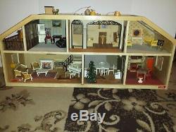 Vintage Village Lundby 2 Story Electric Doll House