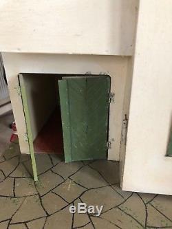 Vintage original Triang Ultra Modern Dolls House No. 53, very rare art deco house