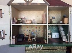 Vintage triang dolls house. No24 Furnished Origional. Condition